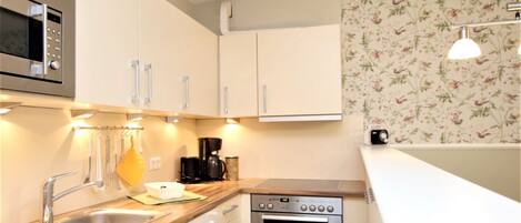 Réfrigérateur, micro-ondes, four, lave-vaisselle