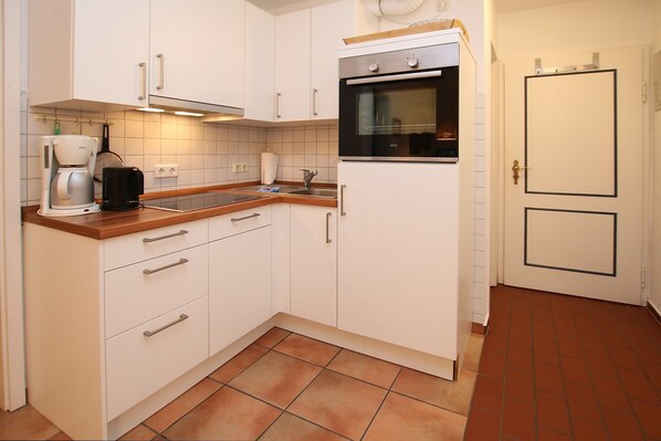 Oven, dishwasher - Ferienwohnung mit 3- Zimmern auf ca. 48m² (Wyk auf Föhr)
