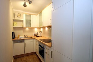 Kühlschrank, Ofen, Herdplatte, Geschirrspüler