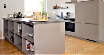 Ferienwohnung mit Garten, Insgesamt 6- Zimmern, 4 SZ und 3 Bädern auf ca. 160qm