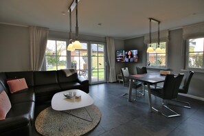 Fernseher, Stereoanlage