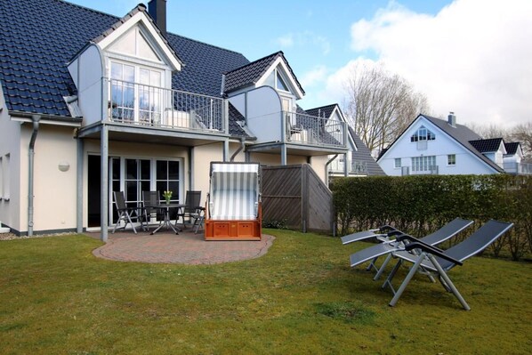 Outdoor dining - Ferienwohnung mit 3- Zimmern auf ca. 76m² (Wyk auf Föhr)