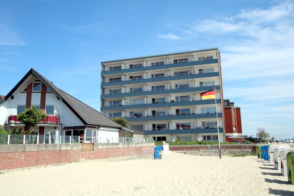 Exterior - Ferienwohnung mit 1- Zimmer auf ca. 43m² in 1. Strandlage mit Meerblick (Wyk auf Föhr)