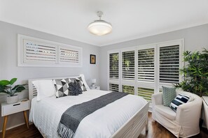 2 bedrooms, iron/ironing board, WiFi, bed sheets - Sandcastles - Pet Friendly Accommodation (Budgewoi)