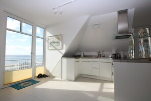 Kühlschrank, Ofen, Herdplatte, Geschirrspüler