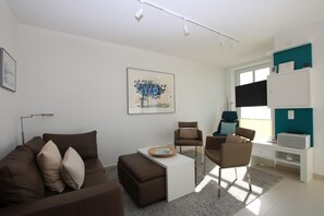 TV, stereo - Ferienwohnung mit 3- Zimmern, ca. 80m² im 1. OG mit Blick auf Meer und Strand (Wyk auf Föhr)