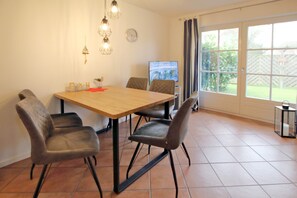 Dining - Ferienwhg. mit 3-zimmern, ca. 60m², im Zentrum von Wyk, Sehr Ruhig Gelegen (Wyk auf Föhr)