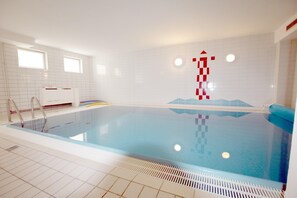 Innenpool, beheizter Pool