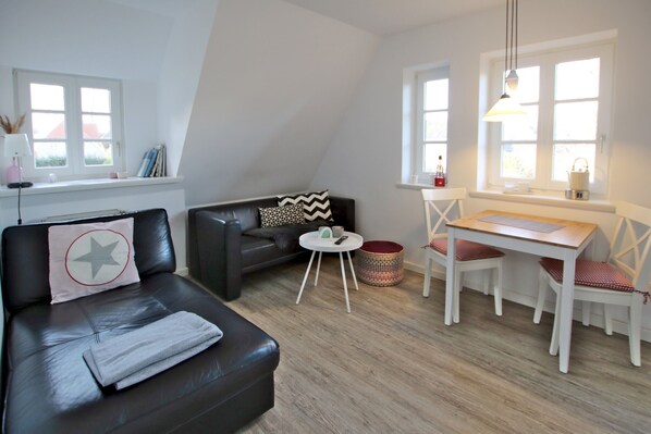 TV, stereo - Ferienwohnung mit 2- Zimmern auf ca. 30m², Hyggelig (Wyk auf Föhr)