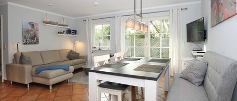 Télévision, chaîne hi-fi