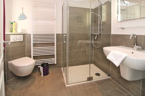 Bathroom - Ferienwohnung mit 3-zimmern auf ca. 50m² (Wyk auf Föhr)