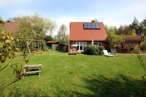 Property grounds - Freistehendes Ferienhaus auf ca. 144 m² mit 5 Zimmern, Garten und Terrasse (Wyk auf Föhr)