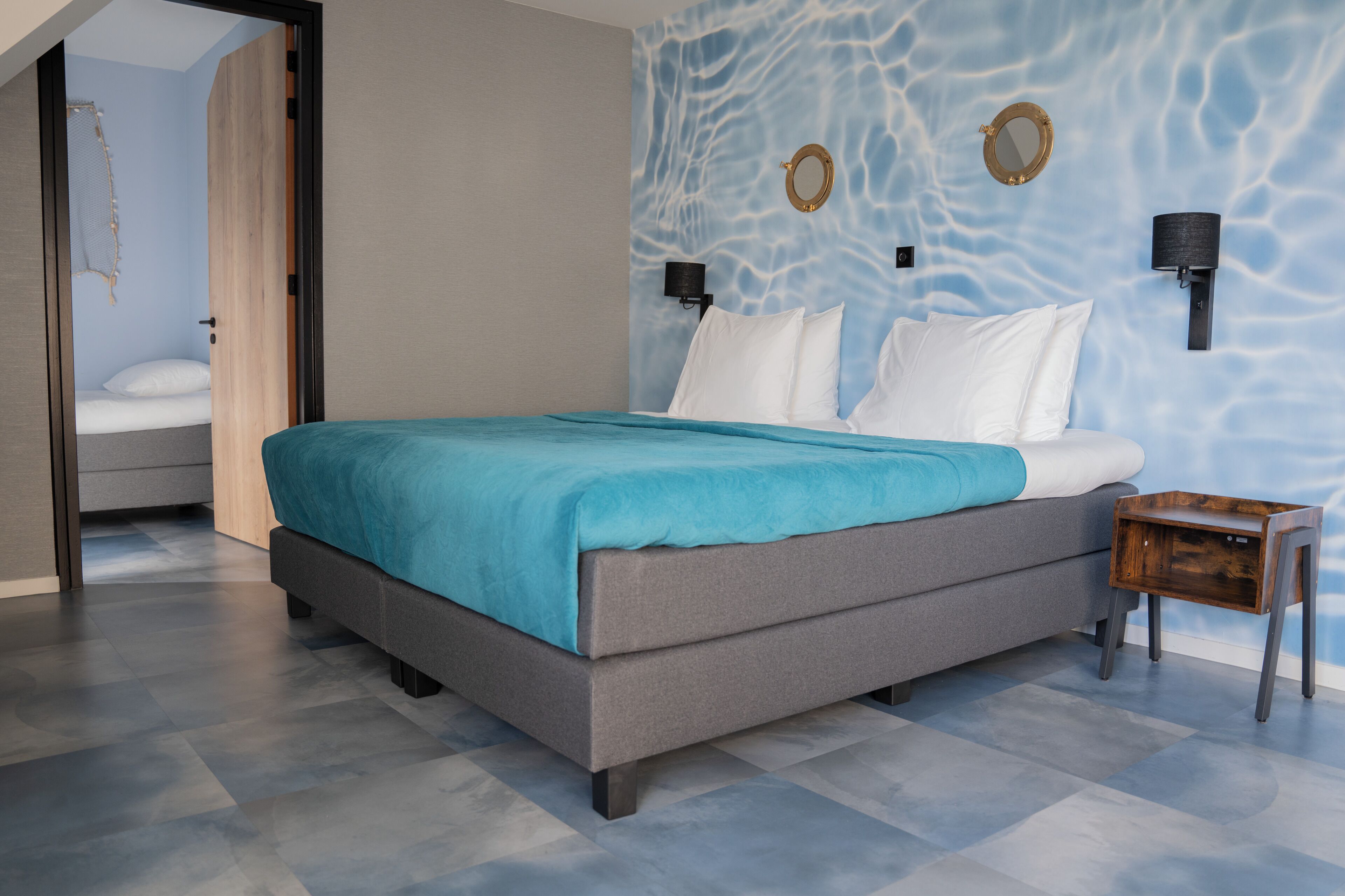 Family Quadruple Room | Minibar, in-room safe, desk, free WiFi