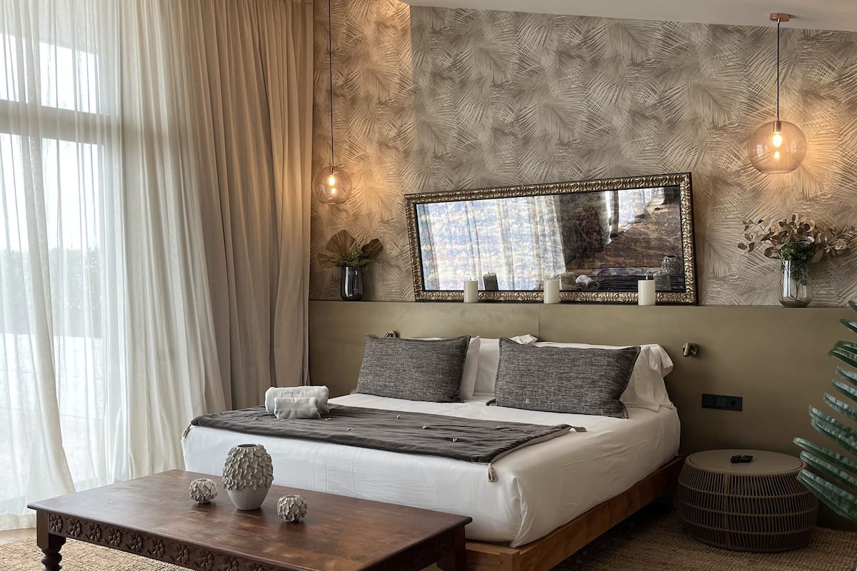 deluxe double room, terrace, sea view | premium bedding, minibar, in-room safe, desk