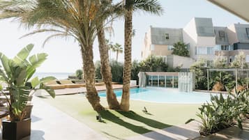 ์ค๋ด ์์์ฅ, 10:00 ~ 18:00 ์คํ, ์ผ๊ด์ ์์