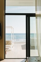 Ropa de cama de alta calidad y minibar 