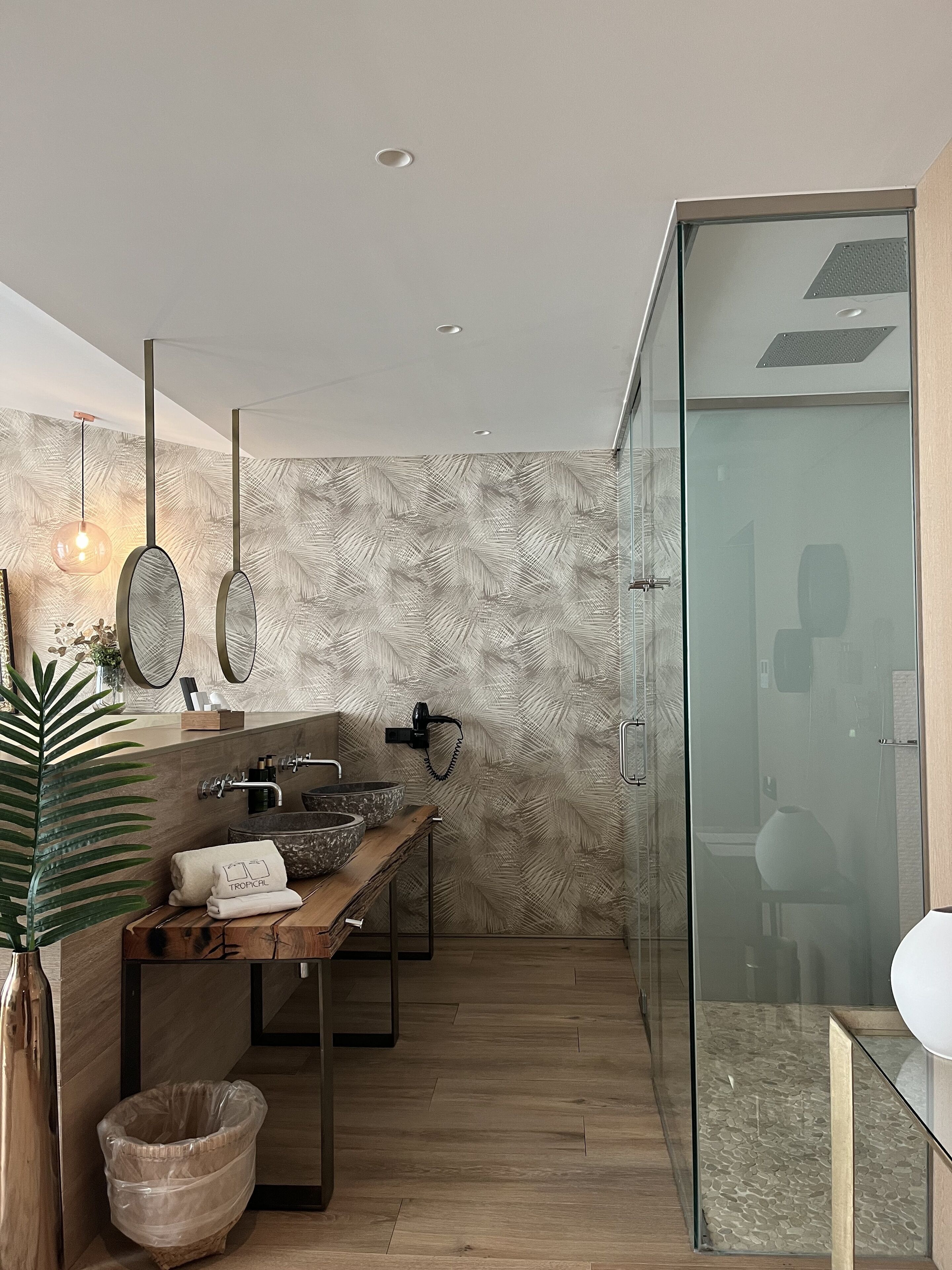 deluxe double room, terrace, sea view | bathroom | shower, free toiletries, bathrobes, slippers