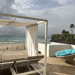 Doppia Deluxe, terrazzo, vista mare | 1 camera, biancheria da letto di alta qualità, minibar