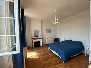 3 Schlafzimmer, Schreibtisch, Bügeleisen/Bügelbrett, kostenloses WLAN