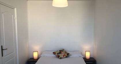 Bright T2 overlooking Cher, 8mn from station & center