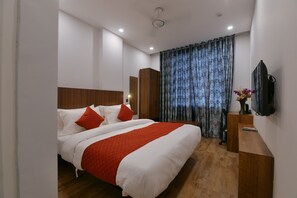 Executive Double Room | Egyptian cotton sheets, premium bedding, Select Comfort beds, desk - Hotel Admire Inn By F9 Hotels (Ghaziabad)