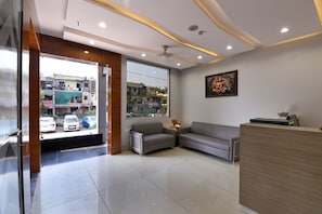 Interior - Hotel Admire Inn By F9 Hotels (Ghaziabad)