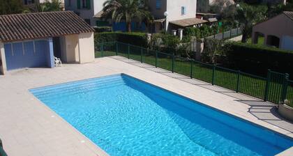 A 3 km des plages et park d'attractions