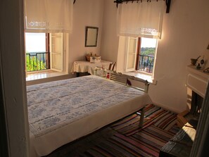 3 chambres, fer et planche à repasser, Wi-Fi gratuit, draps fournis