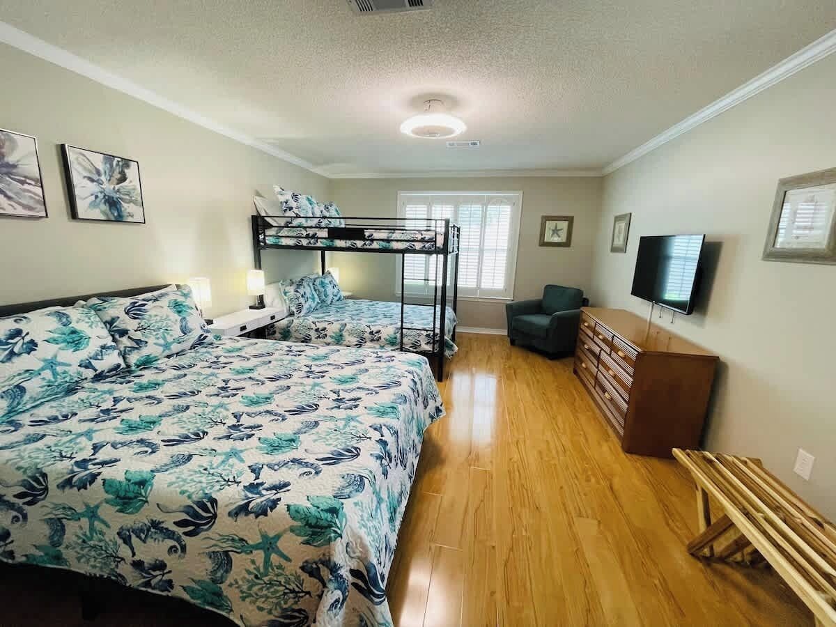 3 Schlafzimmer, Bügeleisen/Bügelbrett