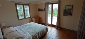 3 sovrum, skrivbord och wi-fi