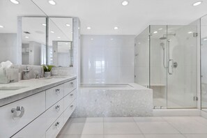 Penthouse, 2 Bedrooms | Bathroom | Free toiletries, hair dryer, towels, soap