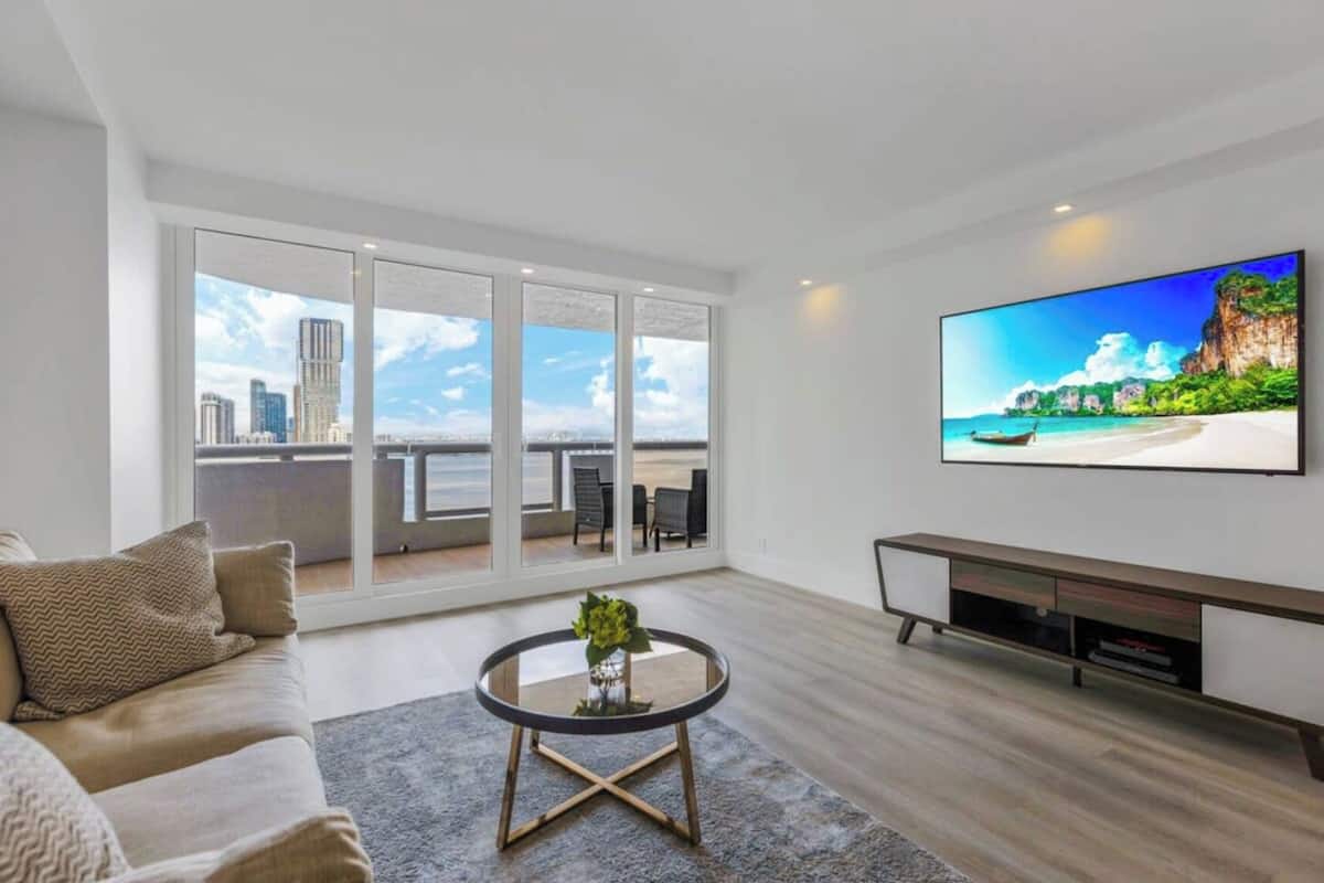 Televisión 55 pulgadas con canales de televisión digitales, Netflix