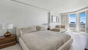 3 bedrooms, laptop workspace, iron/ironing board, bed sheets - Edgewater Bliss With Balcony (Miami)