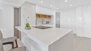 Microwave, oven, stovetop, dishwasher - Edgewater Bliss With Balcony (Miami)