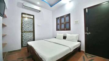 Desk, free WiFi, bed sheets