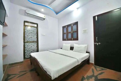 Mgh 112 Bhagyashali Hotel & Guest House