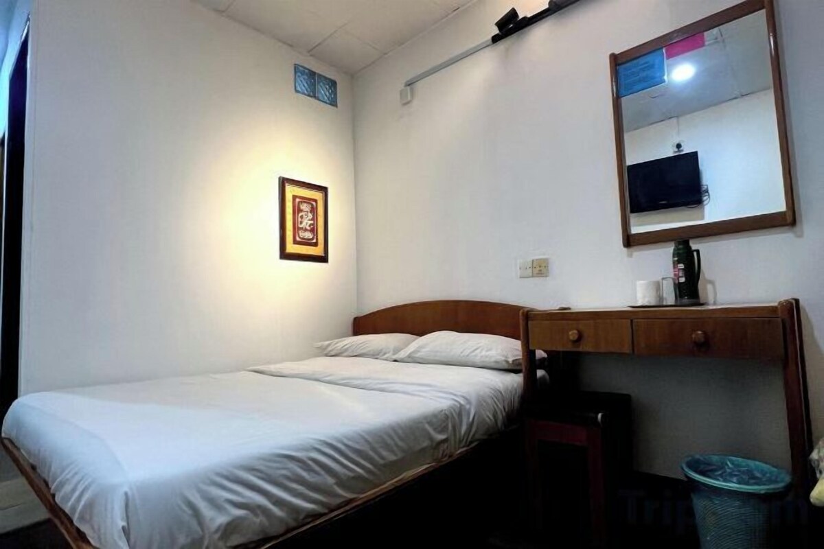 Desk, WiFi (free), bed sheets