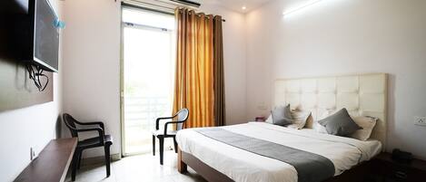Deluxe Room | Free WiFi, bed sheets