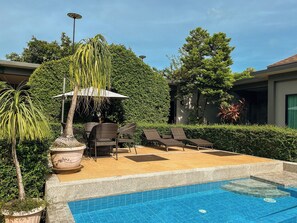 حمّام سباحة خارجي