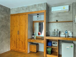 Double Room | In-room safe, desk, soundproofing, free WiFi