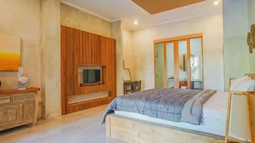 Deluxe Room, Garden View | Desk, free WiFi, bed sheets