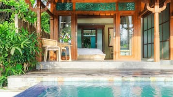 One-Bedroom Villa | Desk, free WiFi, bed sheets