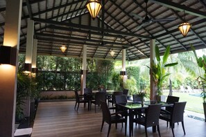 Lobby sitting area - Bk Villa (Thep Krasattri)
