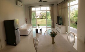 デラックス ヴィラ | 1 室のベッドルーム、デスク、WiFi (無料)、ベッドシーツ