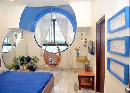 Deluxe Room | Desk, free WiFi