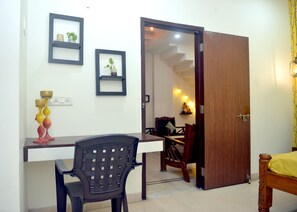 Non A/C Standard room | Desk, free WiFi - Paradise Homestay Civil Lines, Only Family & Corporate Stays (Nagpur)