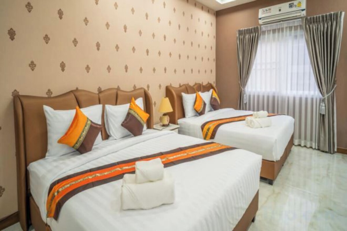 Desk, free WiFi, bed sheets
