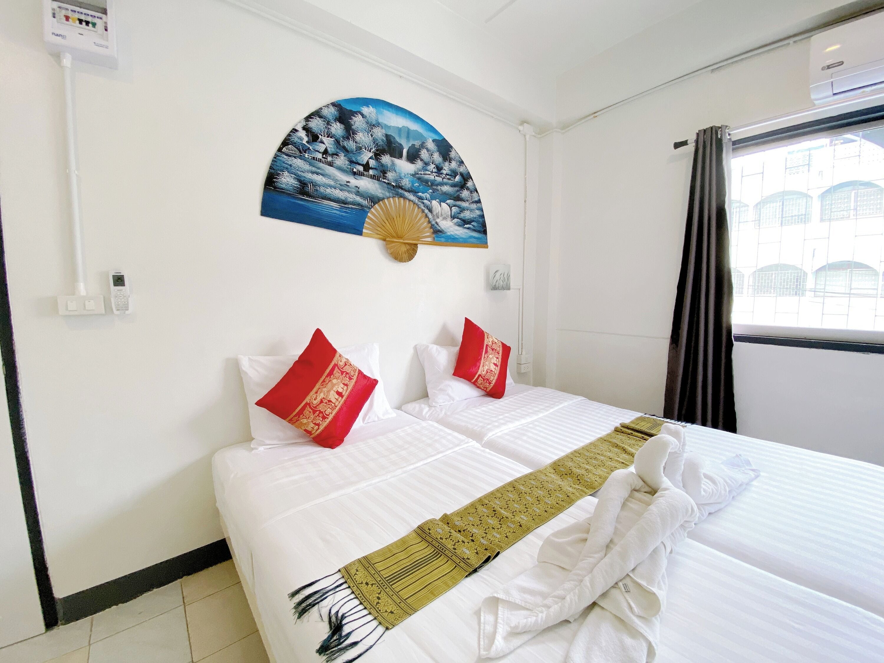 Kahden hengen standard-huone (kaksi sänkyä) | Työpöytä, ilmainen Wi-Fi, vuodevaatteet