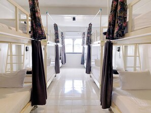 Dortoir Partagé, dortoir mixte | Bureau, Wi-Fi gratuit, draps fournis
