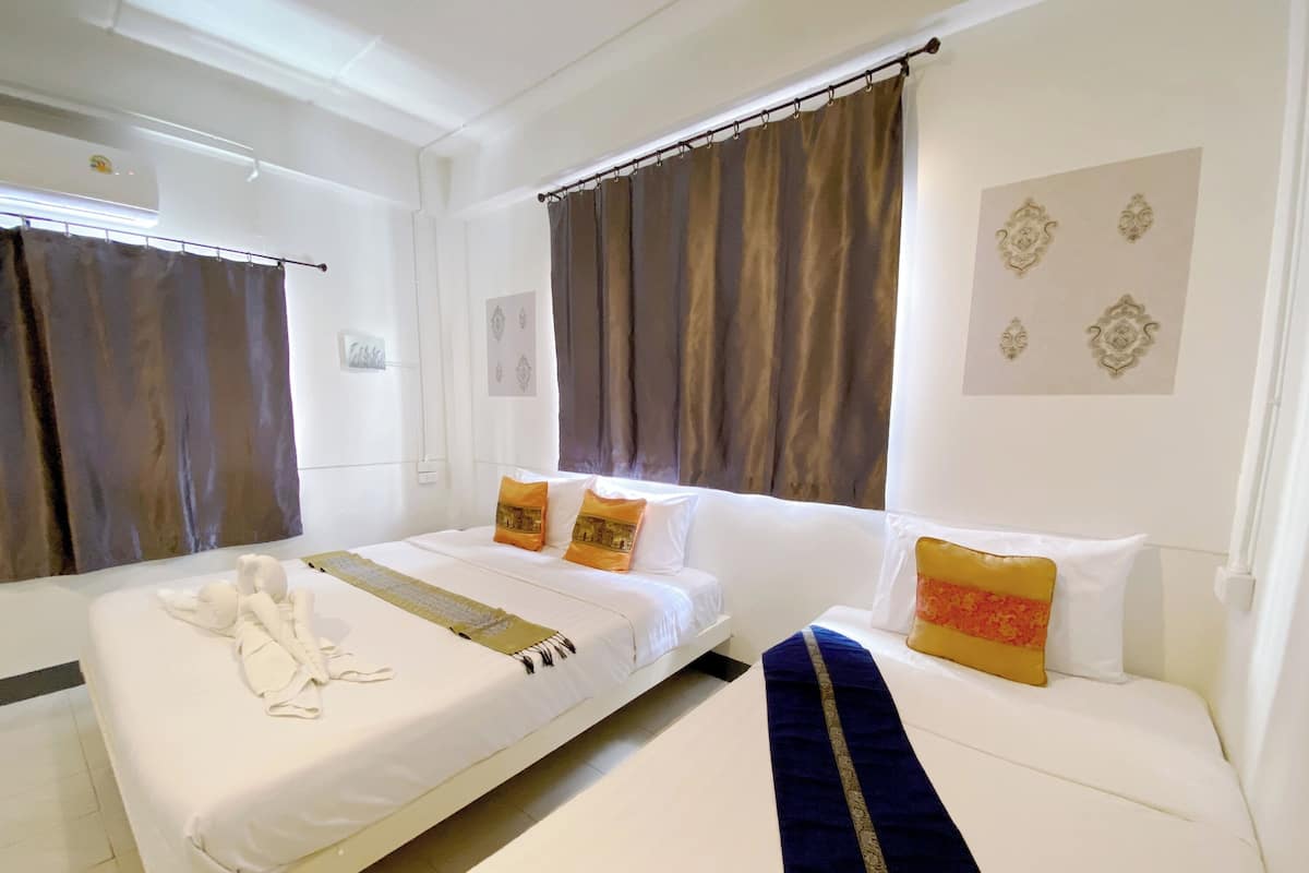 Chambre Triple | Bureau, Wi-Fi gratuit, draps fournis